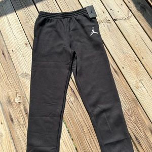 Boys Jordan joggers size XL